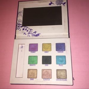 Urban decay deluxe palette